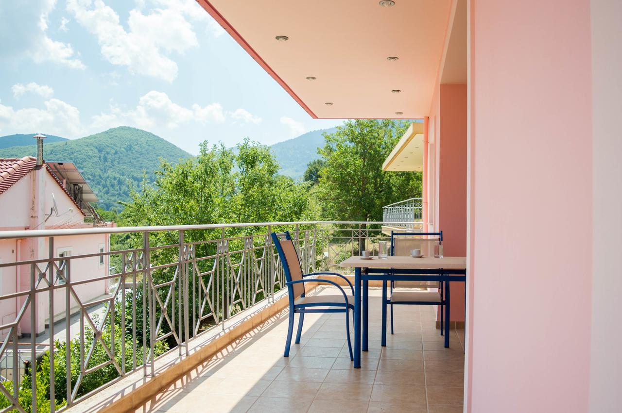 Manesi Apartments Boumboukas Екстериор снимка